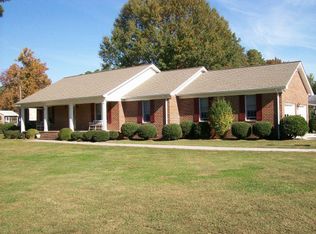 1260 Riverview Dr, West Point, VA 23181