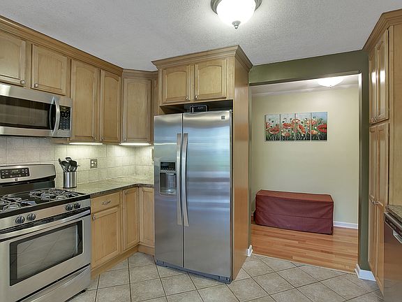 4th image of 87 Lakeview Dr