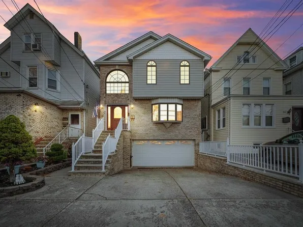 28 W 30th St, Bayonne, NJ 07002