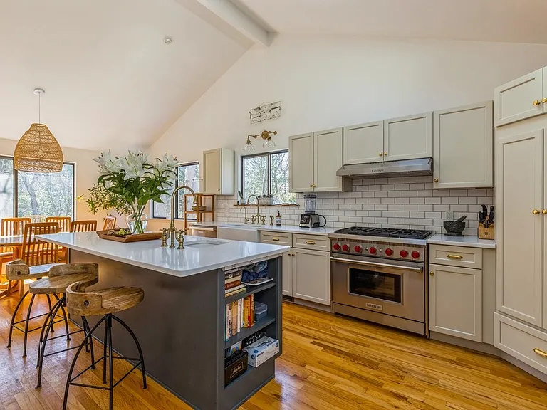 213 Treescape Dr — Photo 8