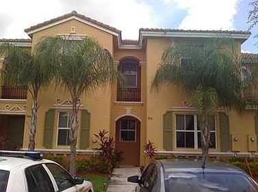 1st image of 950 NE 42nd Pl #950
