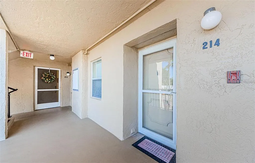 2 bed, 2.0 bath, 970 sqft, $2,000 — Photo 3