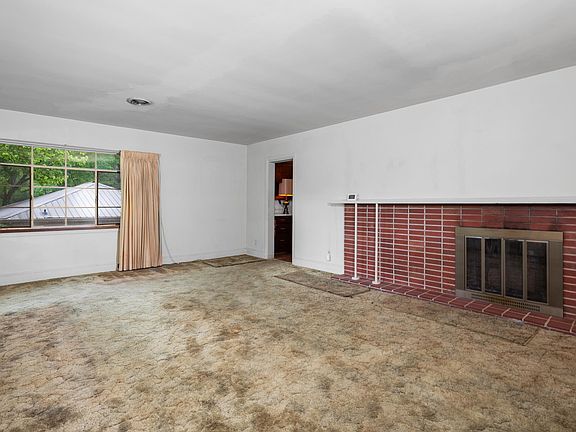 4th image of 1831 Abbott Ave