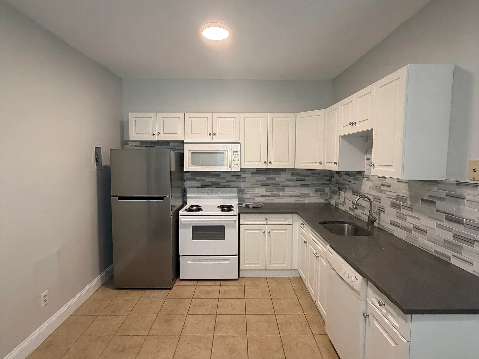 1 bed, $1,650 — Photo 2