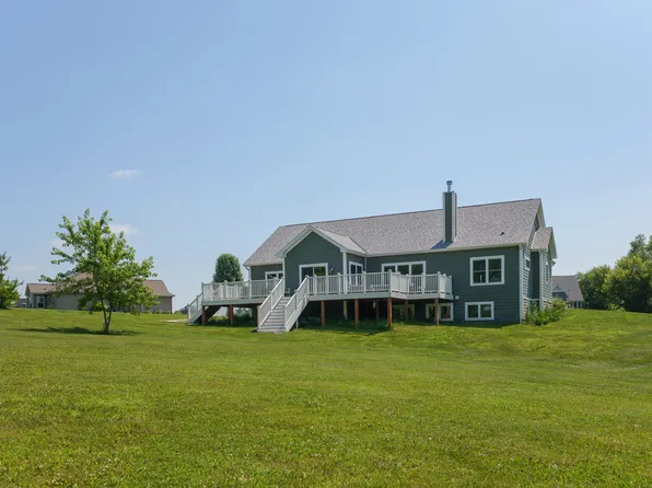 37556 52nd St, Burlington, WI 53105