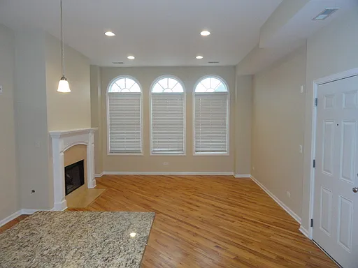 1522-1528 W Greenleaf Ave #2 — Photo 7