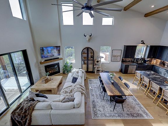5th image of 102 N Creek Ct