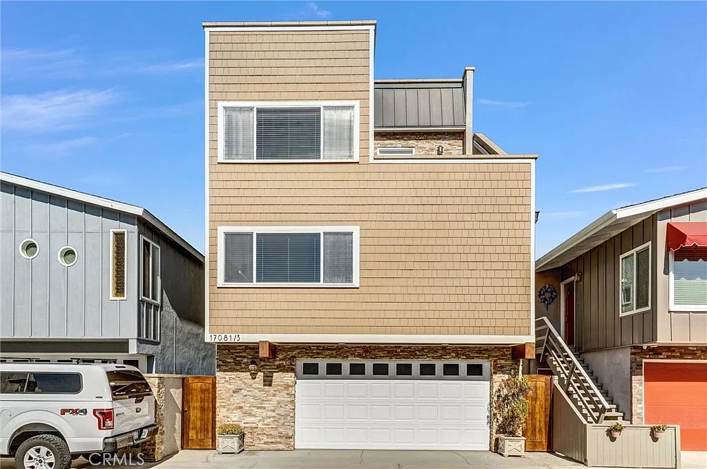 3 bed, 3.5 bath, 2015 sqft, $10,500 — Photo 1