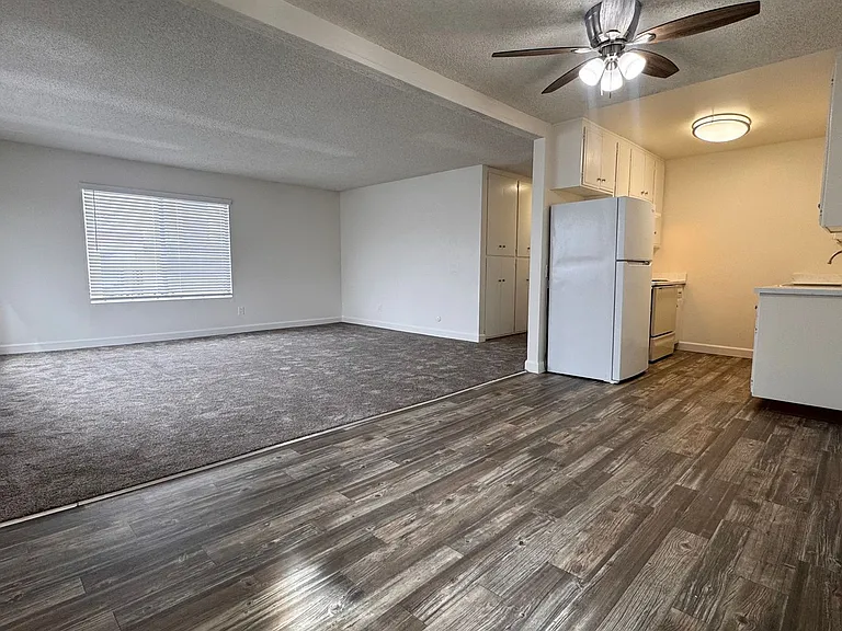 166 S Lincoln S — Photo 9