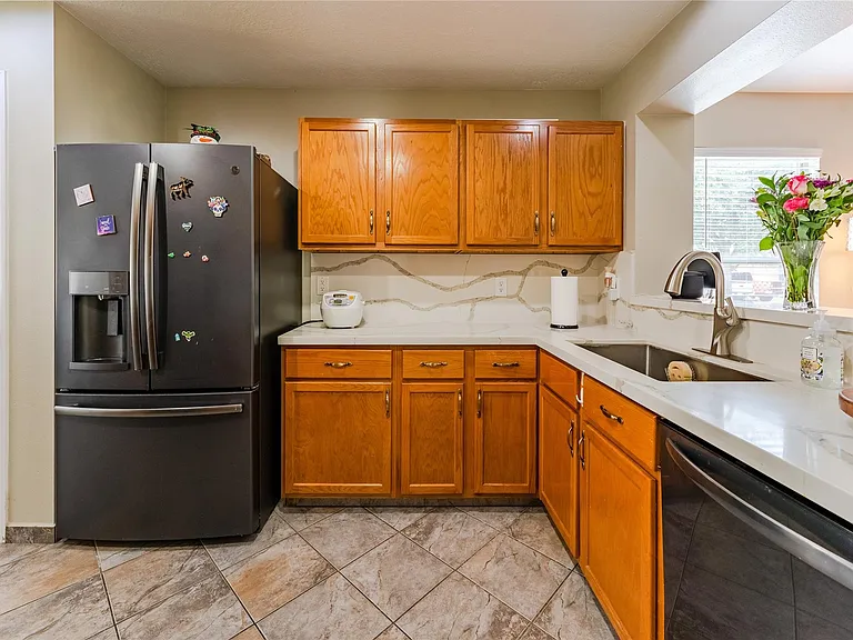 7602 Little Thicket Ct — Photo 22