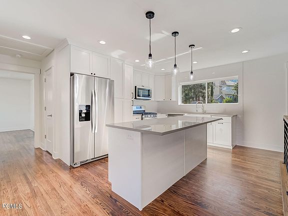 5th image of 3507 S Plaza Way