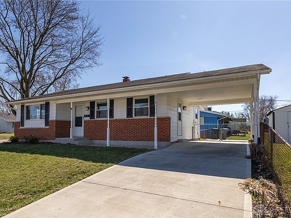 3rd image of 878 Mayfield Dr