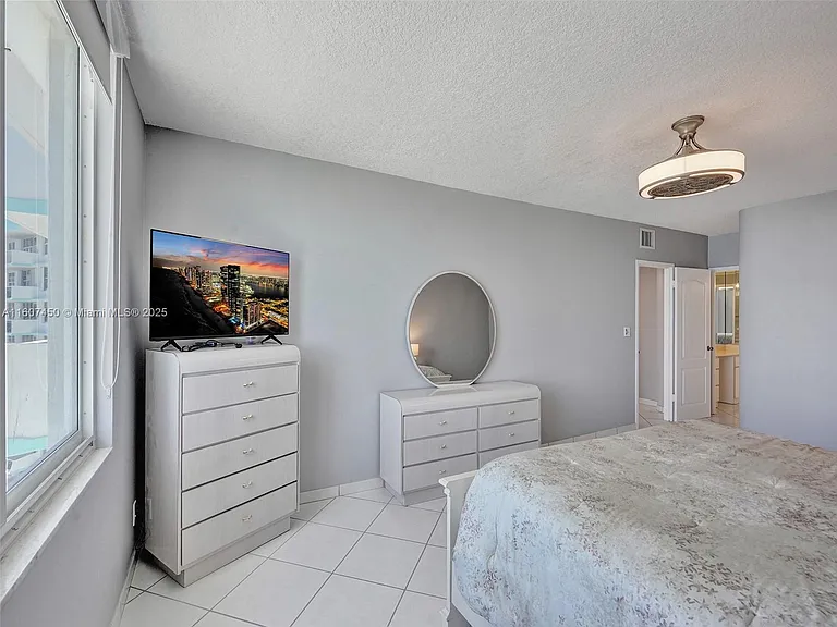 3725 S Ocean Dr #1506 — Photo 9