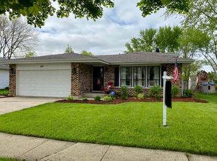669 Juniper Ln, Bartlett, IL 60103