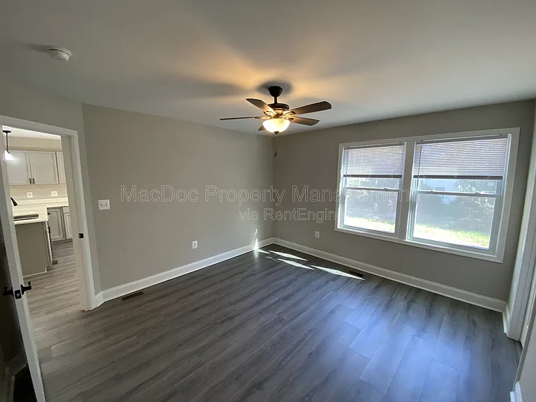 77 Lakeview Dr — Photo 17