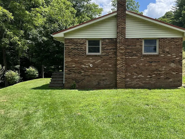 554 Love Hollow Rd — Photo 6