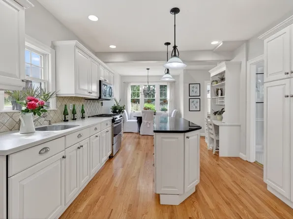 570 Eliot St, Milton, MA 02186