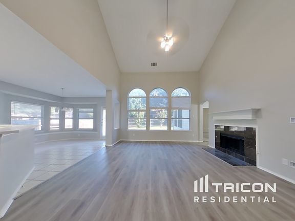 2nd image of 5533 Lawnsberry Dr