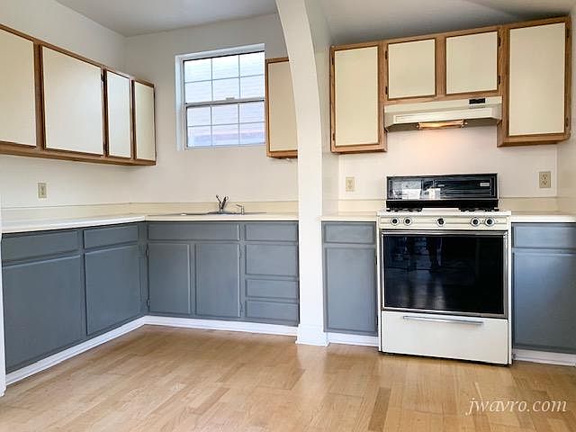 1st image of 990 De Haro St