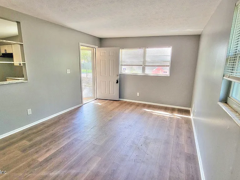 3319 Hunt St — Photo 4