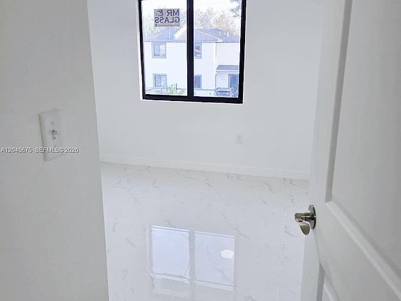 4th image of 2731 NW 44th St #2731