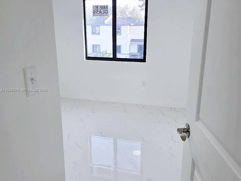 2731 NW 44th St #2731 — Photo 4