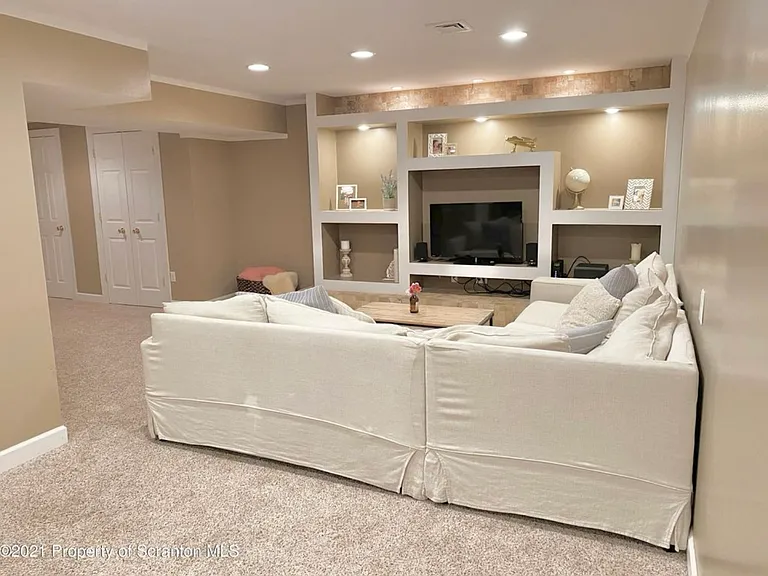 103 Wisteria Ln — Photo 37
