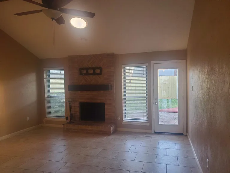 16943 Nicole Ln — Photo 10