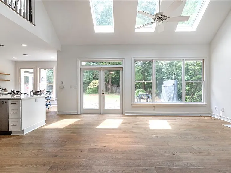 4027 Stephens Mill Run NE — Photo 8