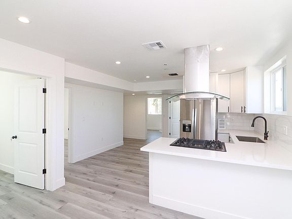 2nd image of 1622 W 36th Pl #2