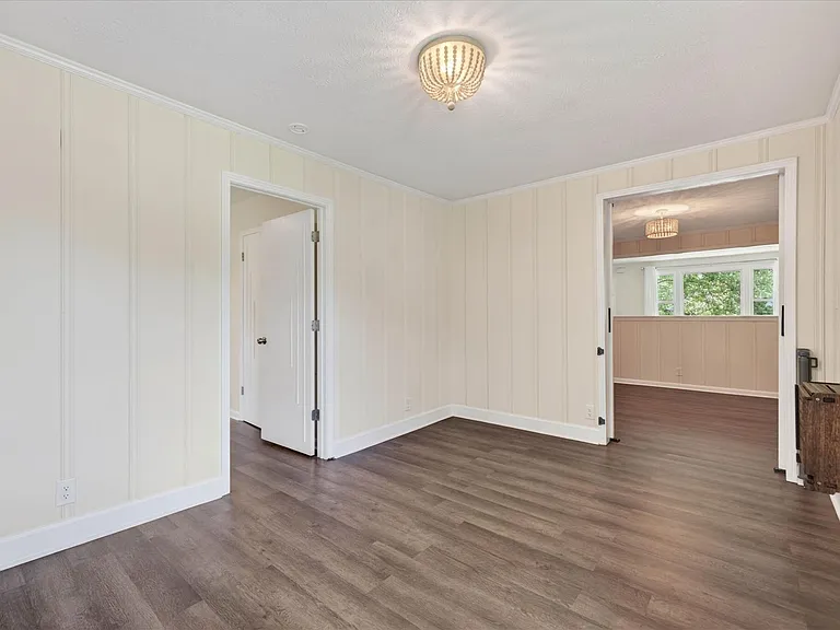 37 Hillsboro Rd — Photo 24