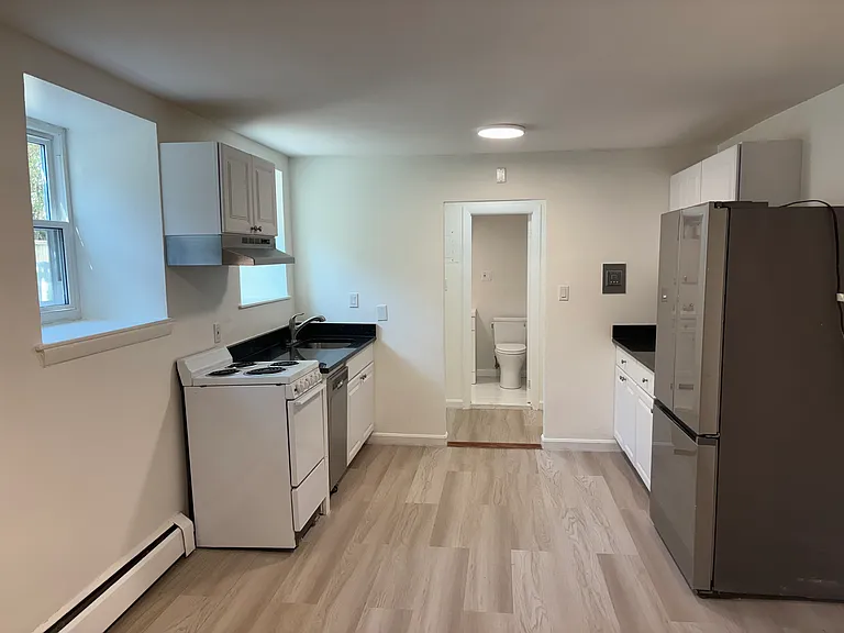 60 Gorham Ave #D — Photo 8
