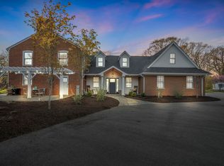 2120 Middlefork Rd, Northfield, IL 60093