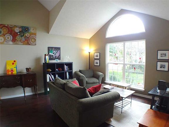 4th image of 11460 Wilmington Cir