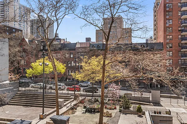 Sold by Compass | media 23