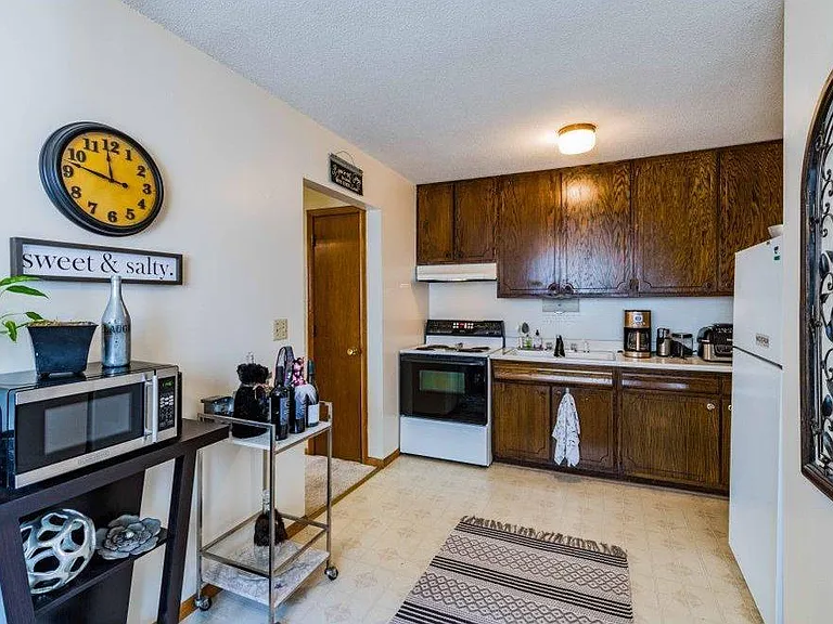 480 W Pullman Ave #4 — Photo 4