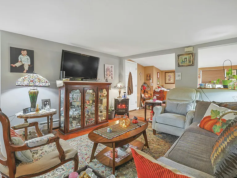 169 Sickles Ave — Photo 8