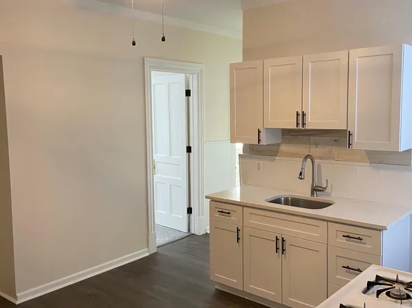 2212 Broadway #3, Watervliet, NY 12189