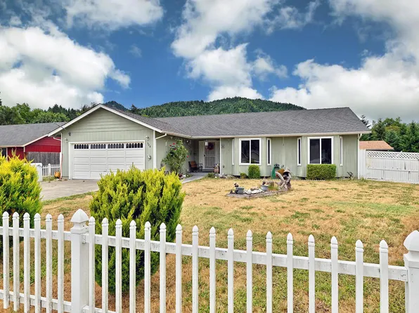 328 Outback Ln, Glendale, OR 97442