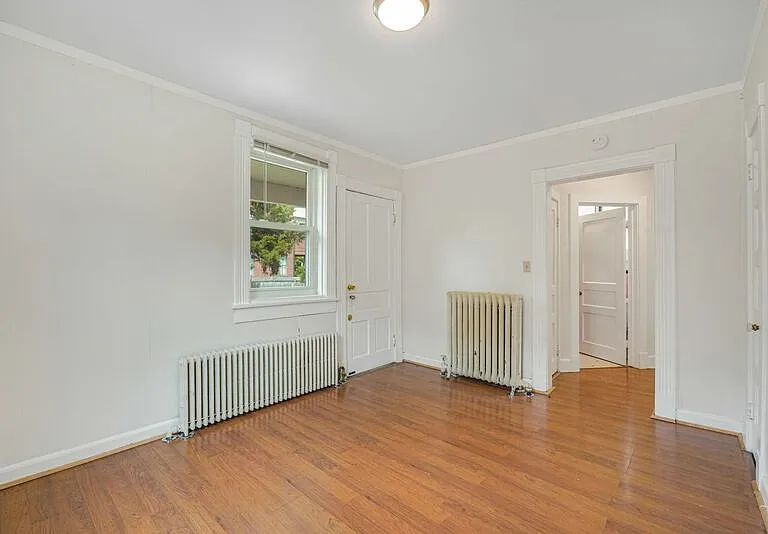 1004 Prince Edward St #1 — Photo 6