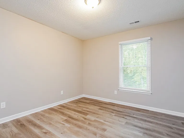 919 Beddingfield Dr — Photo 17