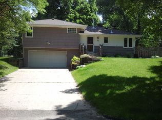 5325 Holiday Rd, Minnetonka, MN 55345