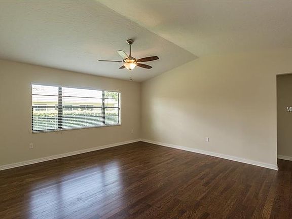5th image of 4628 Glenbrooke Dr