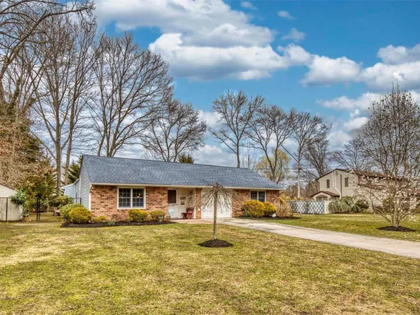 11 Elk Lane, South Setauket, NY 11720