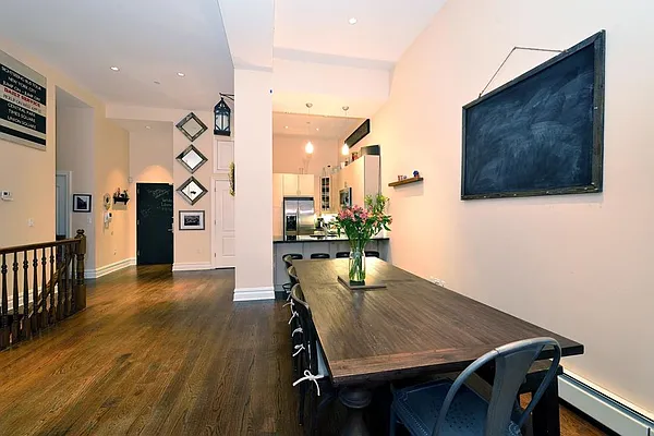 Sold by Level Group | media 25