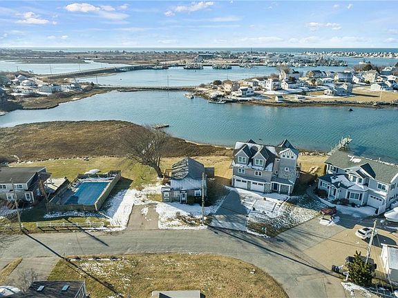3rd image of 31 Mollusk Dr