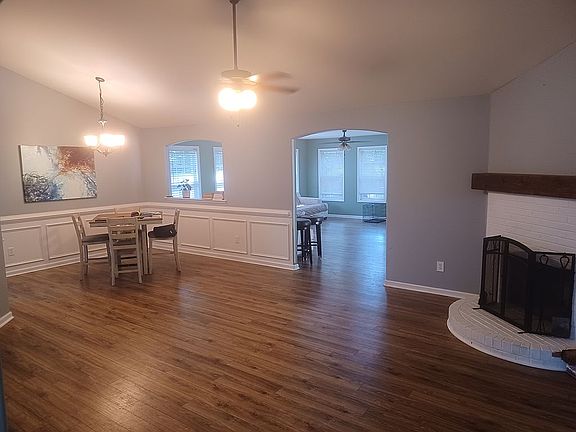 Livingroom with dining area