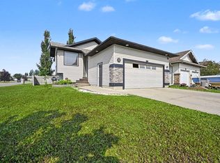 8 E Pinnacle Way, Grande Prairie, AB T8W2X6