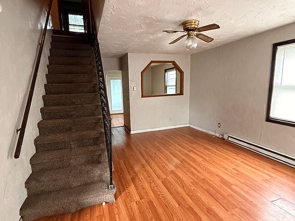 3rd image of 1013 N Armstrong St