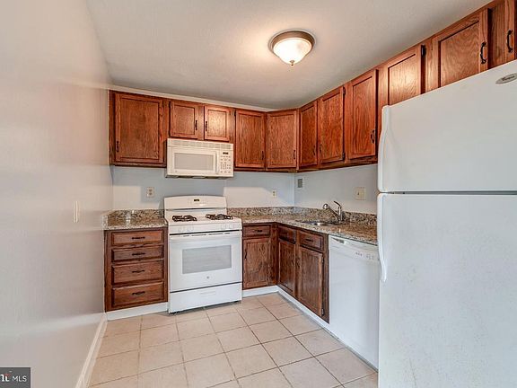 5th image of 6137 Leesburg Pike APT 507
